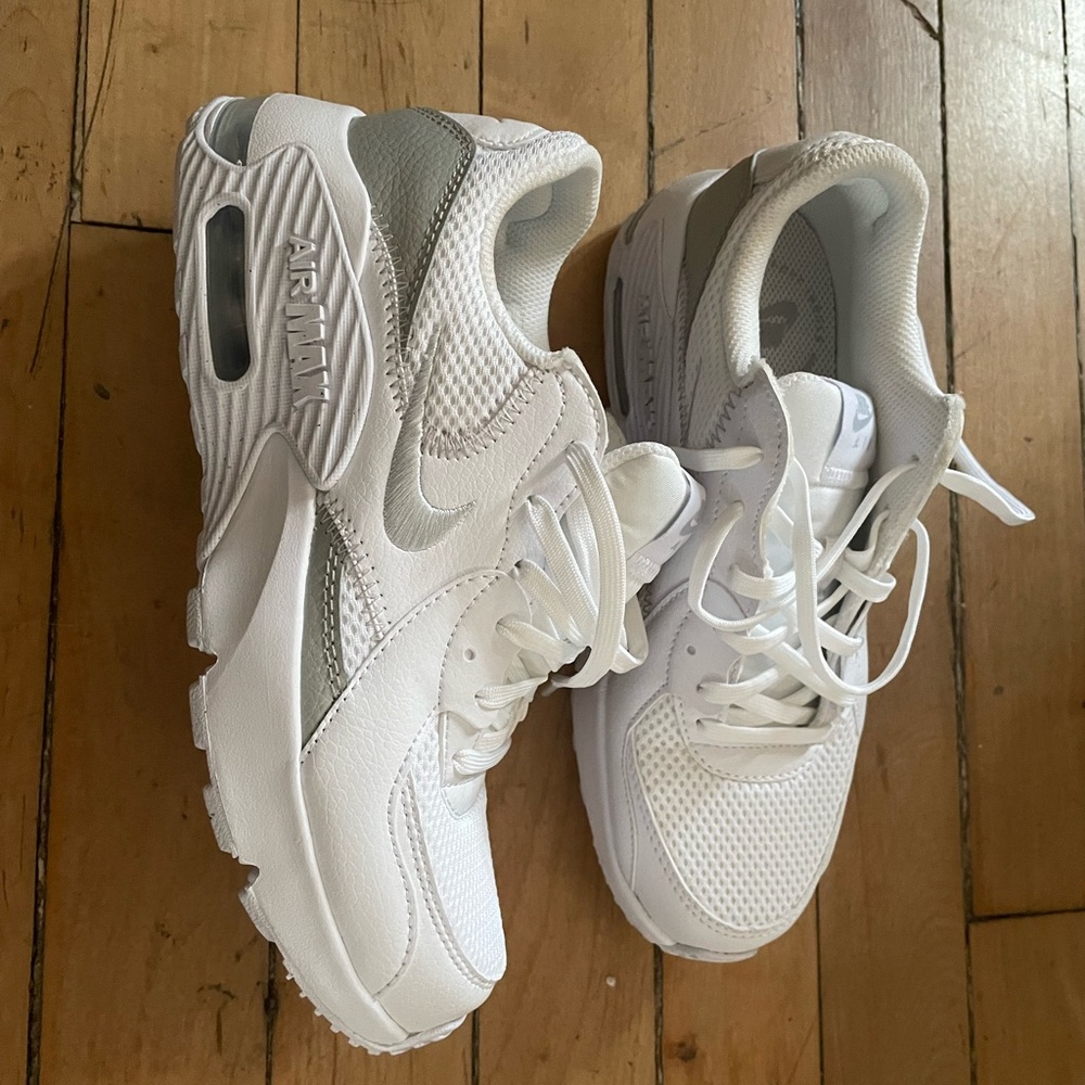 Women’s size 5.5 Nike air max brand new
